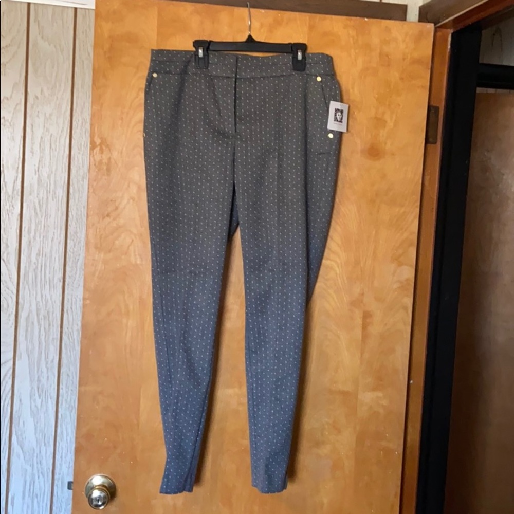 NWT Anne Klein Slim Ankle trousers